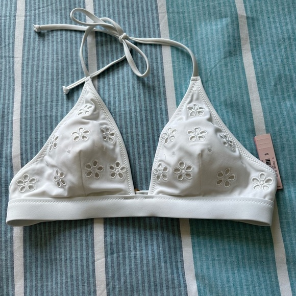 NWT Victoria's Secret Swim Eyelet Essential Halter Triangle Bikini Top - Picture 1 of 7